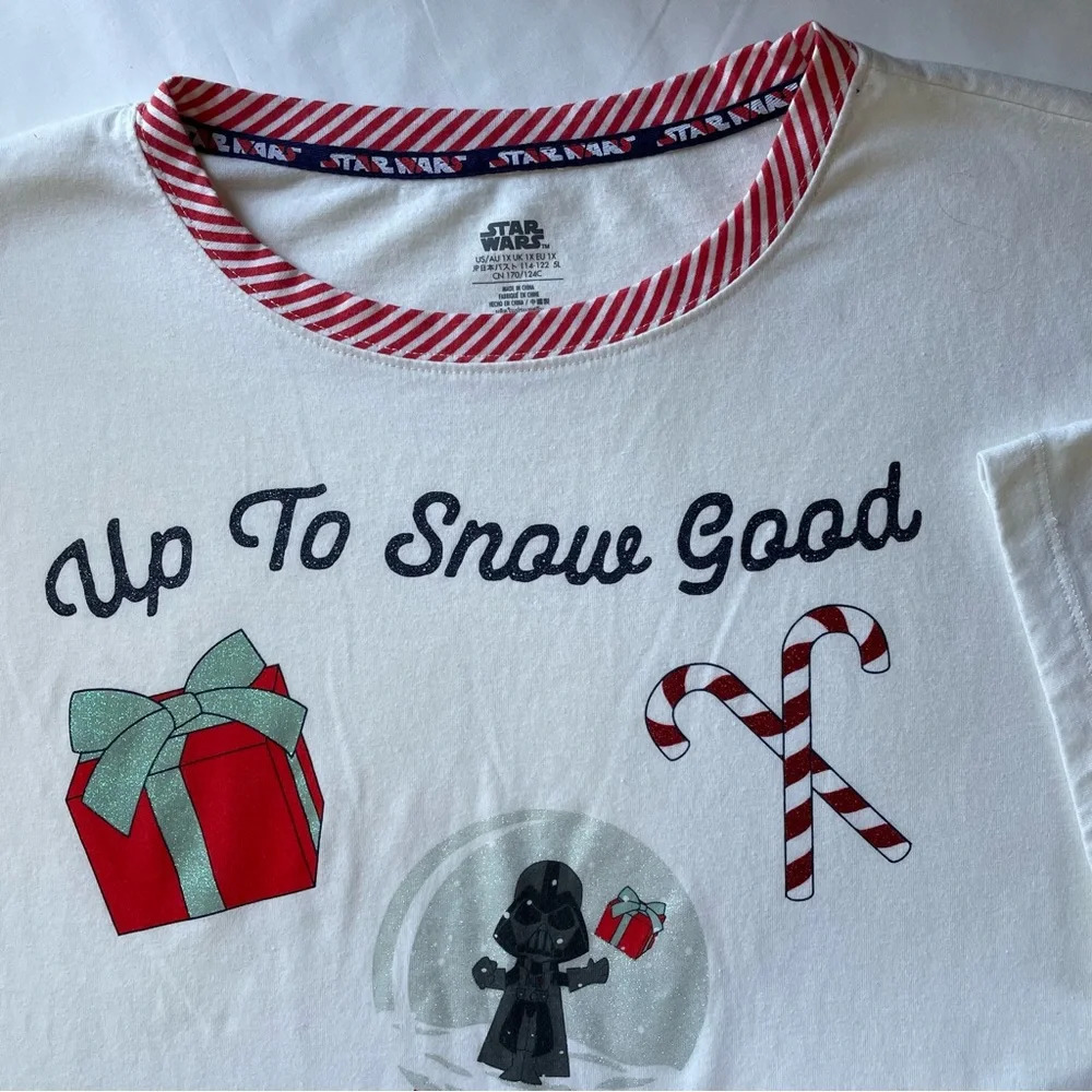 Women’s Star Wars Disney Holiday Snow Darth Vader Cropped T-Shirt Size 1X